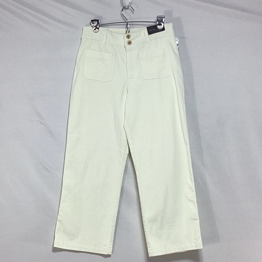 NWT Maurices cream corduroy cropped pants Size 8